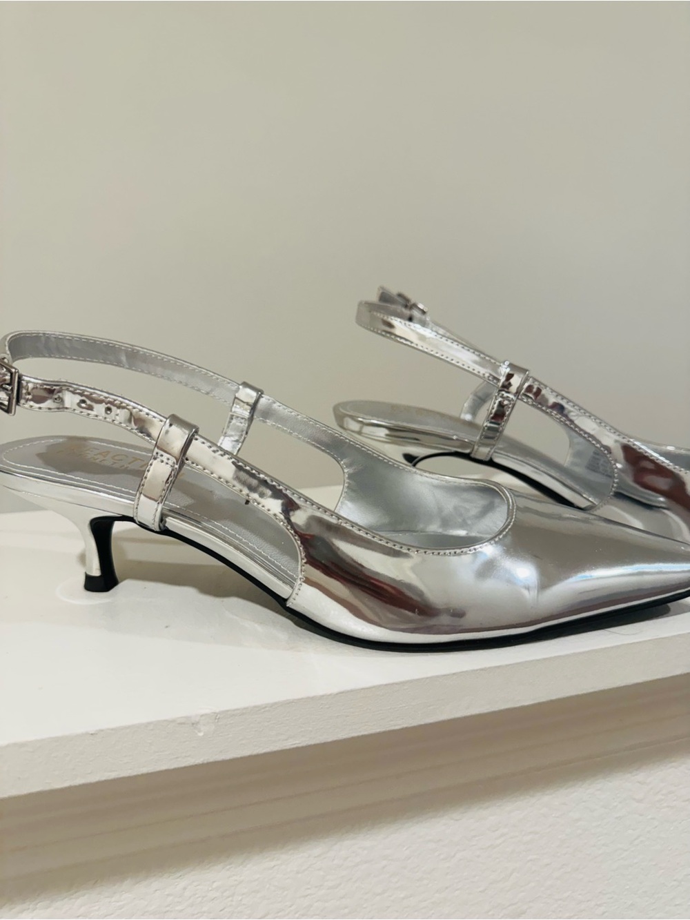 Silver Kitten Heels sz 6 Kenneth Cole
